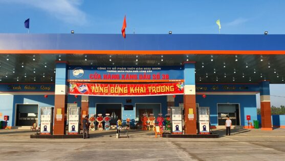 Cửa hàng xăng dầu số 38