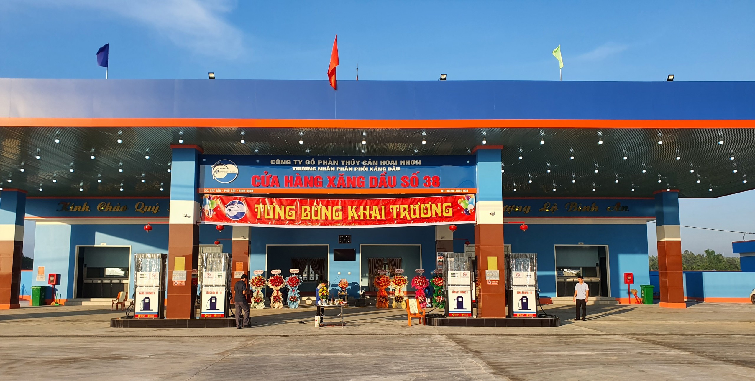 Khai trương cửa hàng bán lẻ xăng dầu số 38